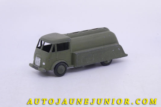 Le Dinky Toys Ford Camion Citerne Militaire est en vente sur Auto Jaune Junior ! Découvrez nos collections de diecast Dinky-Toys, Corgi, Corgi-Toys, Solido, Norev… AutoJaune Junior ; Retrouvez AutoJauneJunior au magasin AutoJaune Paris, ouvert en 1984 par Vincent Espinasse. 