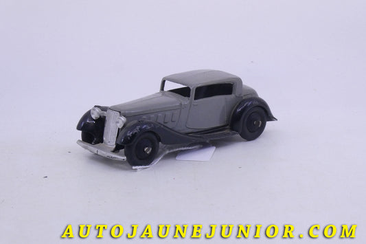Le Dinky Toys Auto Humber Vogue berline est en vente sur Auto Jaune Junior ! Découvrez nos collections de diecast Dinky-Toys, Corgi, Corgi-Toys, Solido, Norev… AutoJaune Junior ; Retrouvez AutoJauneJunior au magasin AutoJaune Paris, ouvert en 1984 par Vincent Espinasse. 