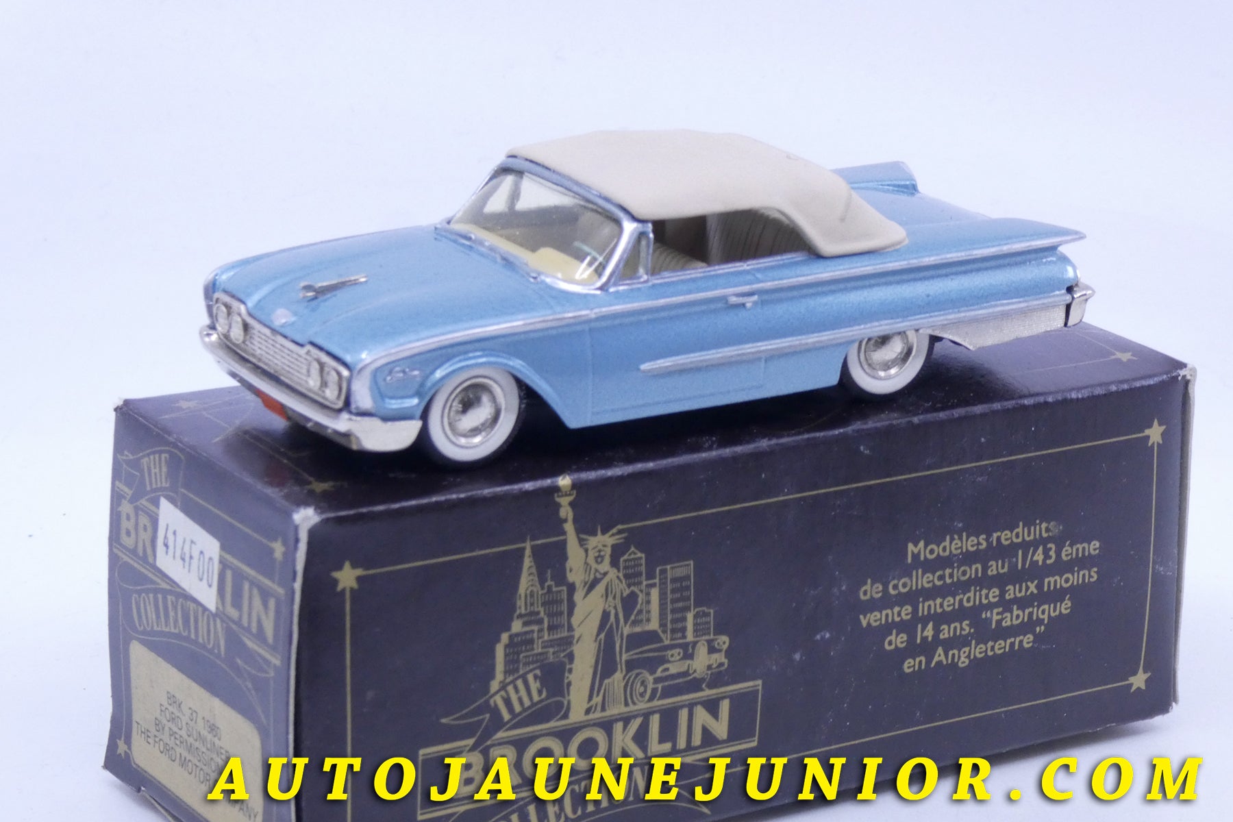 Le Brooklin Ford Sunliner 1960 #37 est en vente sur Auto Jaune Junior ! Découvrez nos collections de diecast Dinky-Toys, Corgi, Corgi-Toys, Solido, Norev… AutoJaune Junior ; Retrouvez AutoJauneJunior au magasin AutoJaune Paris, ouvert en 1984 par Vincent Espinasse. 