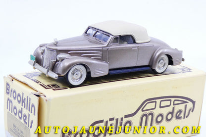 Le #2412 - Brooklin - Cadillac - V16 Convertible -1940 est en vente sur Auto Jaune Junior ! Découvrez nos collections de diecast Dinky-Toys, Corgi, Corgi-Toys, Solido, Norev… Découvrez notre magasin physique , AutoJaune Paris, ouvert en 1984 par Vincent Espinasse. 41 rue Cavendish, 75019 Paris. Tel : 01 42 40 61 23. Ouvert les mardi et vendredi de 13h à 19h. 