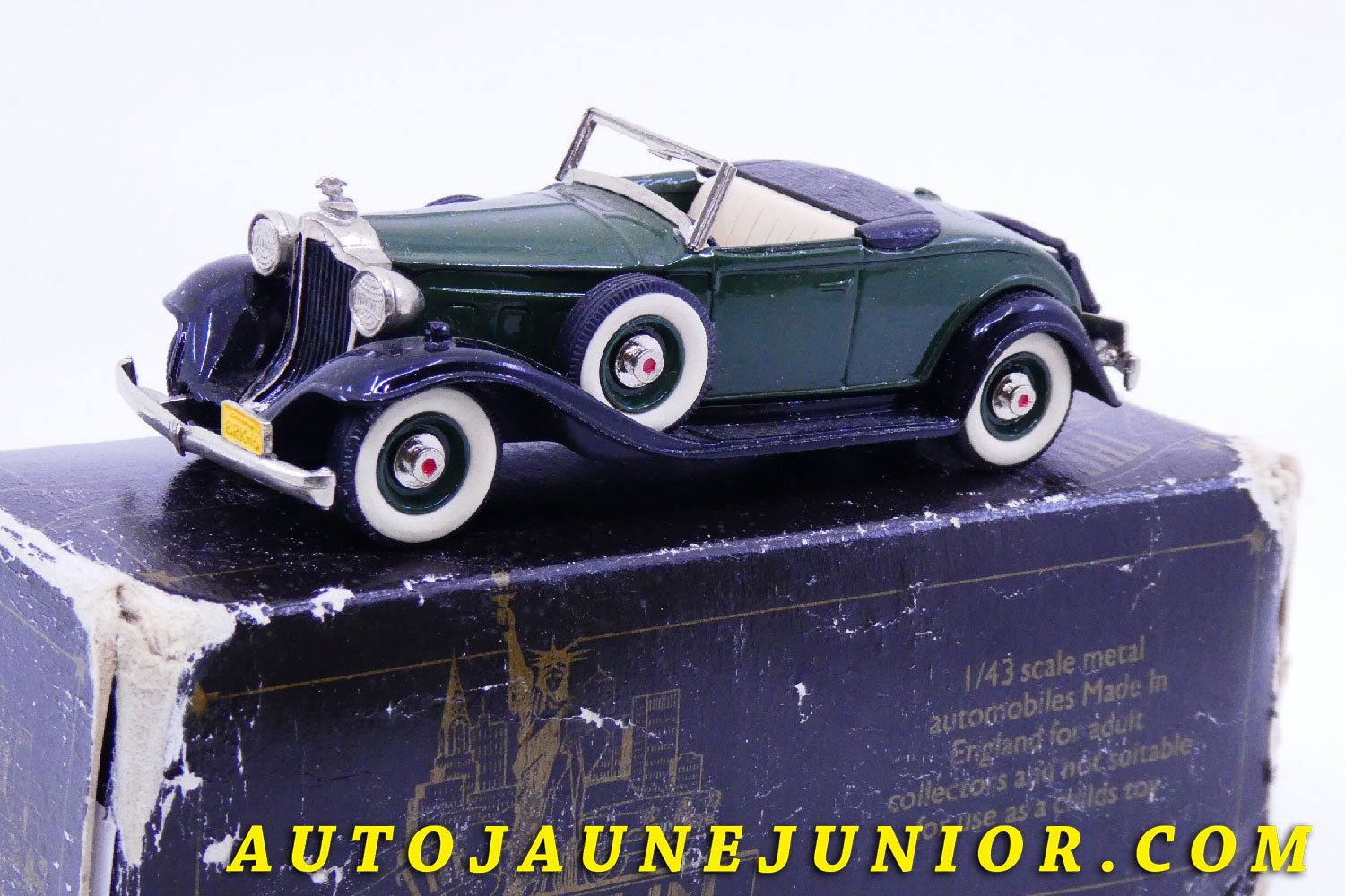 Le #2413 - Brooklin - Packard - Light 8 Convertible coupé - 1932 est en vente sur Auto Jaune Junior ! Découvrez nos collections de diecast Dinky-Toys, Corgi, Corgi-Toys, Solido, Norev… Découvrez notre magasin physique , AutoJaune Paris, ouvert en 1984 par Vincent Espinasse. 41 rue Cavendish, 75019 Paris. Tel : 01 42 40 61 23. Ouvert les mardi et vendredi de 13h à 19h. 