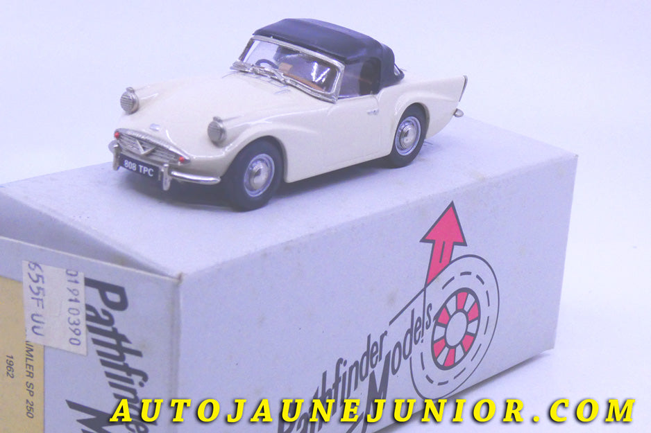 Le #2426 - Landsdowne by Brooklin - Austin - A40 Somerset Berline 4 Portes (Four Door Saloon) est en vente sur Auto Jaune Junior ! Découvrez nos collections de diecast Dinky-Toys, Corgi, Corgi-Toys, Solido, Norev… Découvrez notre magasin physique , AutoJaune Paris, ouvert en 1984 par Vincent Espinasse. 41 rue Cavendish, 75019 Paris. Tel : 01 42 40 61 23. Ouvert les mardi et vendredi de 13h à 19h. 