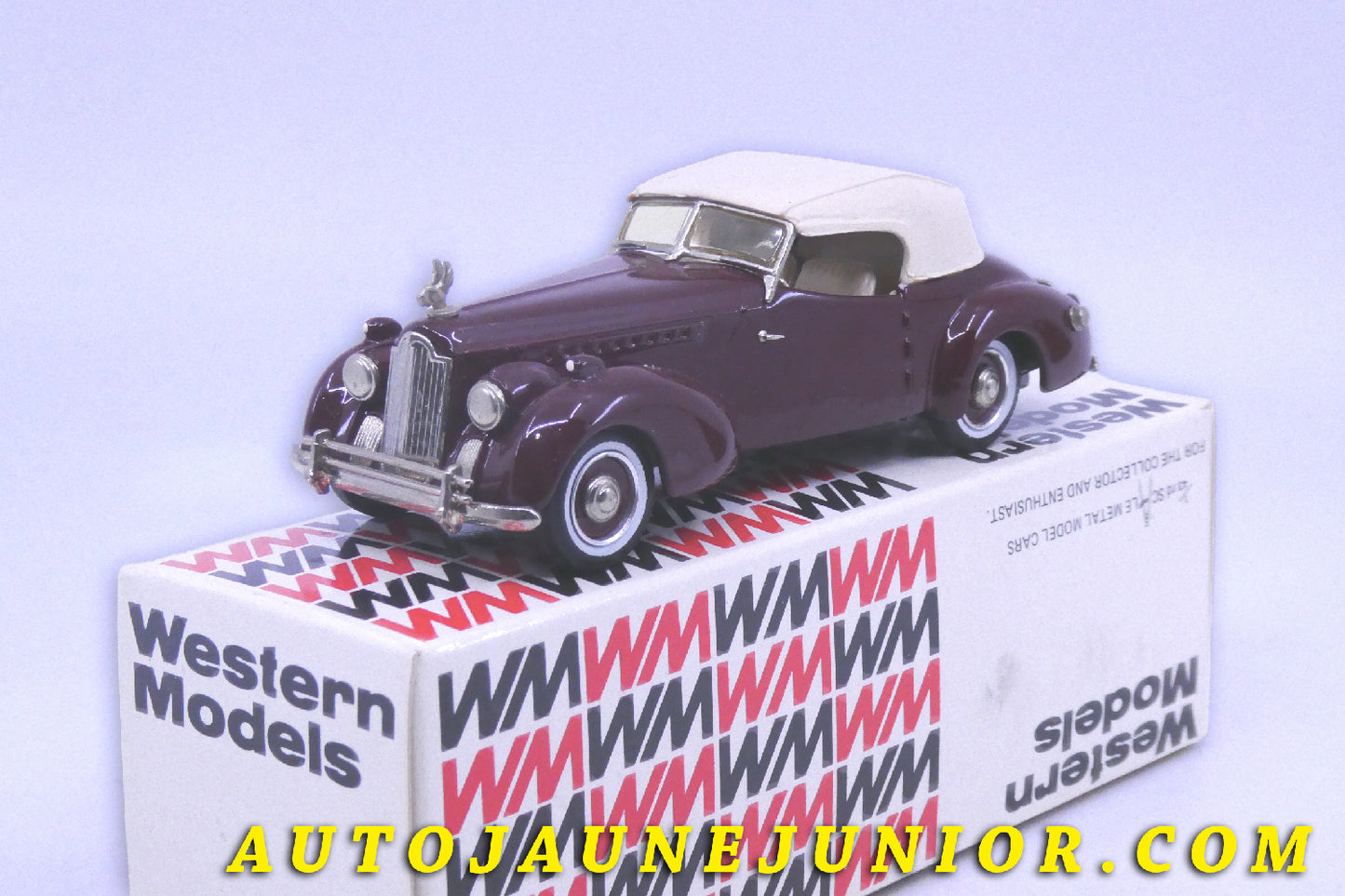 Le #2434 - Western Model - Packard - Darrin Super 8 Victoria "1940" est en vente sur Auto Jaune Junior ! Découvrez nos collections de diecast Dinky-Toys, Corgi, Corgi-Toys, Solido, Norev… Découvrez notre magasin physique , AutoJaune Paris, ouvert en 1984 par Vincent Espinasse. 41 rue Cavendish, 75019 Paris. Tel : 01 42 40 61 23. Ouvert les mardi et vendredi de 13h à 19h. 