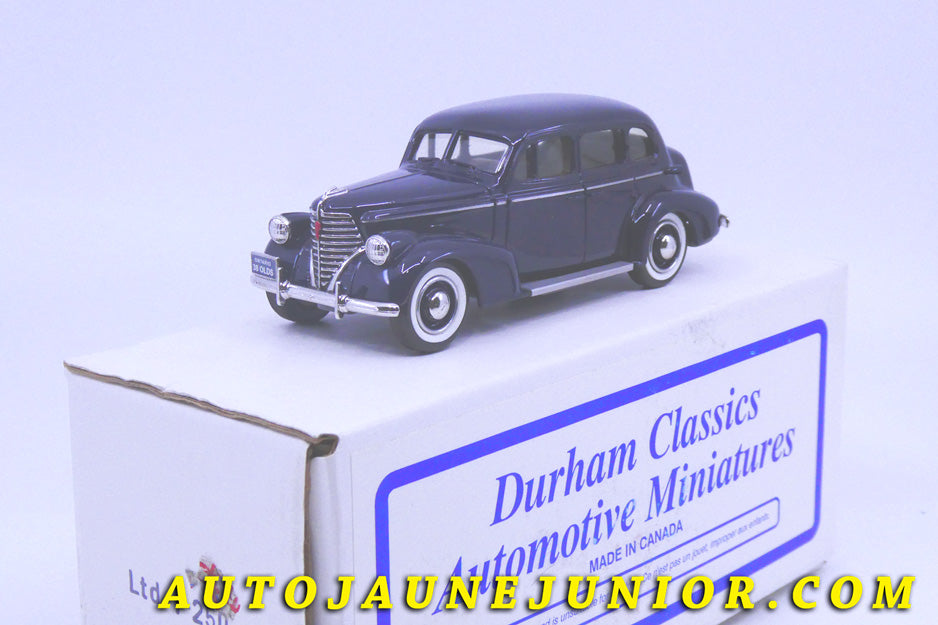 Le #2436 - Durham Classics - Oldsmobile -  L38- 4 Doors Sedan Blue "1938" est en vente sur Auto Jaune Junior ! Découvrez nos collections de diecast Dinky-Toys, Corgi, Corgi-Toys, Solido, Norev… Découvrez notre magasin physique , AutoJaune Paris, ouvert en 1984 par Vincent Espinasse. 41 rue Cavendish, 75019 Paris. Tel : 01 42 40 61 23. Ouvert les mardi et vendredi de 13h à 19h. 