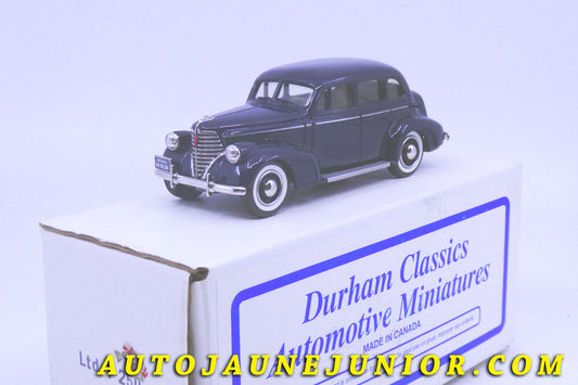 Le #2436 - Durham Classics - Oldsmobile -  L38- 4 Doors Sedan Blue "1938" est en vente sur Auto Jaune Junior ! Découvrez nos collections de diecast Dinky-Toys, Corgi, Corgi-Toys, Solido, Norev… Découvrez notre magasin physique , AutoJaune Paris, ouvert en 1984 par Vincent Espinasse. 41 rue Cavendish, 75019 Paris. Tel : 01 42 40 61 23. Ouvert les mardi et vendredi de 13h à 19h. 