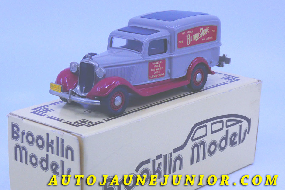 Le #2437 - Brooklin - Studebaker - Fourgon tôlé  "Burma Shave" 1935 - (2nd version avec marchepieds en rouge) est en vente sur Auto Jaune Junior ! Découvrez nos collections de diecast Dinky-Toys, Corgi, Corgi-Toys, Solido, Norev… Découvrez notre magasin physique , AutoJaune Paris, ouvert en 1984 par Vincent Espinasse. 41 rue Cavendish, 75019 Paris. Tel : 01 42 40 61 23. Ouvert les mardi et vendredi de 13h à 19h. 