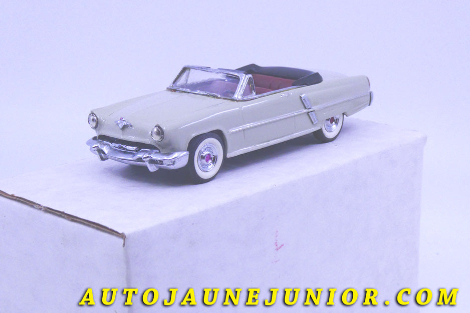Le #2443 - Precision Models - Lincoln - Capri Convertible  est en vente sur Auto Jaune Junior ! Découvrez nos collections de diecast Dinky-Toys, Corgi, Corgi-Toys, Solido, Norev… Découvrez notre magasin physique , AutoJaune Paris, ouvert en 1984 par Vincent Espinasse. 41 rue Cavendish, 75019 Paris. Tel : 01 42 40 61 23. Ouvert les mardi et vendredi de 13h à 19h. 