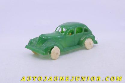 Le Lapin Studebaker berline '39 est en vente sur Auto Jaune Junior ! Découvrez nos collections de diecast Dinky-Toys, Corgi, Corgi-Toys, Solido, Norev… AutoJaune Junior ; Retrouvez AutoJauneJunior au magasin AutoJaune Paris, ouvert en 1984 par Vincent Espinasse. 