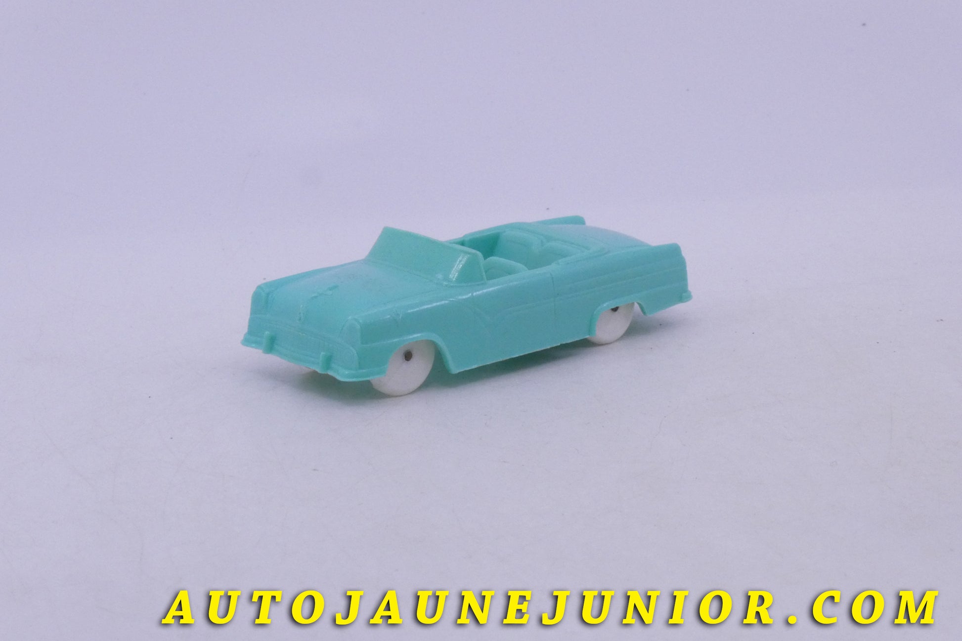 Le USA Ford Sunliner est en vente sur Auto Jaune Junior ! Découvrez nos collections de diecast Dinky-Toys, Corgi, Corgi-Toys, Solido, Norev… AutoJaune Junior ; Retrouvez AutoJauneJunior au magasin AutoJaune Paris, ouvert en 1984 par Vincent Espinasse. 