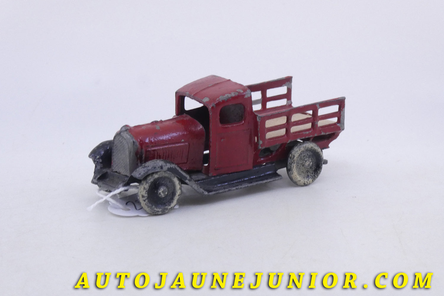 Le Jouets Citroen Citroën B14 ridelles ajourées est en vente sur Auto Jaune Junior ! Découvrez nos collections de diecast Dinky-Toys, Corgi, Corgi-Toys, Solido, Norev… AutoJaune Junior ; Retrouvez AutoJauneJunior au magasin AutoJaune Paris, ouvert en 1984 par Vincent Espinasse. 