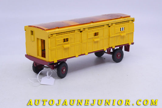 Le Dinky Toys Caravane Atellage Fauves Coffret GMC Pinder  est en vente sur Auto Jaune Junior ! Découvrez nos collections de diecast Dinky-Toys, Corgi, Corgi-Toys, Solido, Norev… AutoJaune Junior ; Retrouvez AutoJauneJunior au magasin AutoJaune Paris, ouvert en 1984 par Vincent Espinasse. 