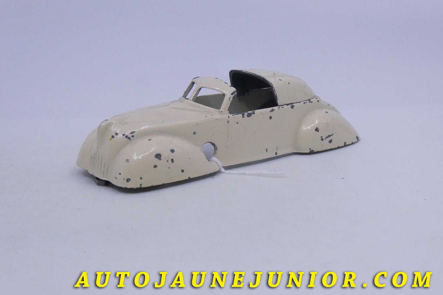 Le Solido Auto coupé chauffeur Mécanique est en vente sur Auto Jaune Junior ! Découvrez nos collections de diecast Dinky-Toys, Corgi, Corgi-Toys, Solido, Norev… AutoJaune Junior ; Retrouvez AutoJauneJunior au magasin AutoJaune Paris, ouvert en 1984 par Vincent Espinasse. 
