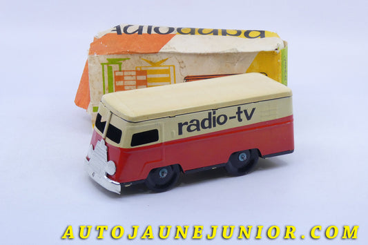 Le Roumanie Van Autotuba Fourgon Radio TV est en vente sur Auto Jaune Junior ! Découvrez nos collections de diecast Dinky-Toys, Corgi, Corgi-Toys, Solido, Norev… AutoJaune Junior ; Retrouvez AutoJauneJunior au magasin AutoJaune Paris, ouvert en 1984 par Vincent Espinasse. 