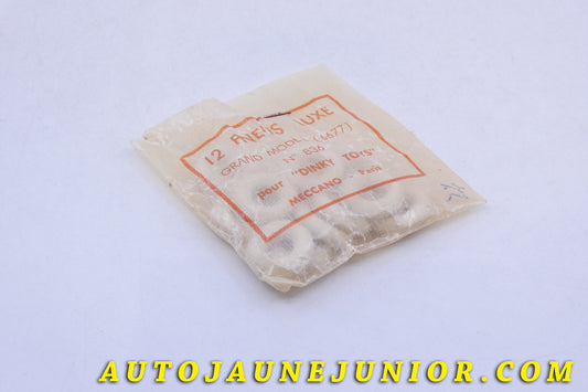 Le Dinky Toys Objet Sachet 12 pneus Luxe - Grand modèle 6677 est en vente sur Auto Jaune Junior ! Découvrez nos collections de diecast Dinky-Toys, Corgi, Corgi-Toys, Solido, Norev… AutoJaune Junior ; Retrouvez AutoJauneJunior au magasin AutoJaune Paris, ouvert en 1984 par Vincent Espinasse. 