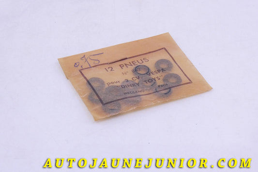 Le Dinky Toys Pneus Vespa Sachet 12 pneus Luxe - Pour 2CV Vespa est en vente sur Auto Jaune Junior ! Découvrez nos collections de diecast Dinky-Toys, Corgi, Corgi-Toys, Solido, Norev… AutoJaune Junior ; Retrouvez AutoJauneJunior au magasin AutoJaune Paris, ouvert en 1984 par Vincent Espinasse. 