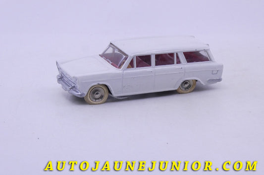 Le Dinky Toys Fiat 1800  Afrique du Sud  est en vente sur Auto Jaune Junior ! Découvrez nos collections de diecast Dinky-Toys, Corgi, Corgi-Toys, Solido, Norev… AutoJaune Junior ; Retrouvez AutoJauneJunior au magasin AutoJaune Paris, ouvert en 1984 par Vincent Espinasse. 