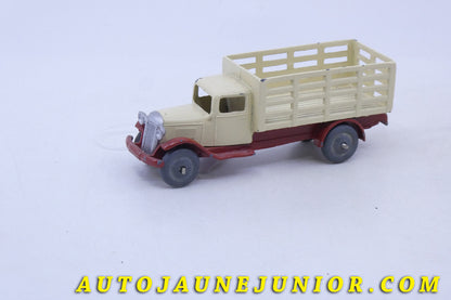 Le Dinky Toys Camion Ridelles ajourées est en vente sur Auto Jaune Junior ! Découvrez nos collections de diecast Dinky-Toys, Corgi, Corgi-Toys, Solido, Norev… AutoJaune Junior ; Retrouvez AutoJauneJunior au magasin AutoJaune Paris, ouvert en 1984 par Vincent Espinasse. 