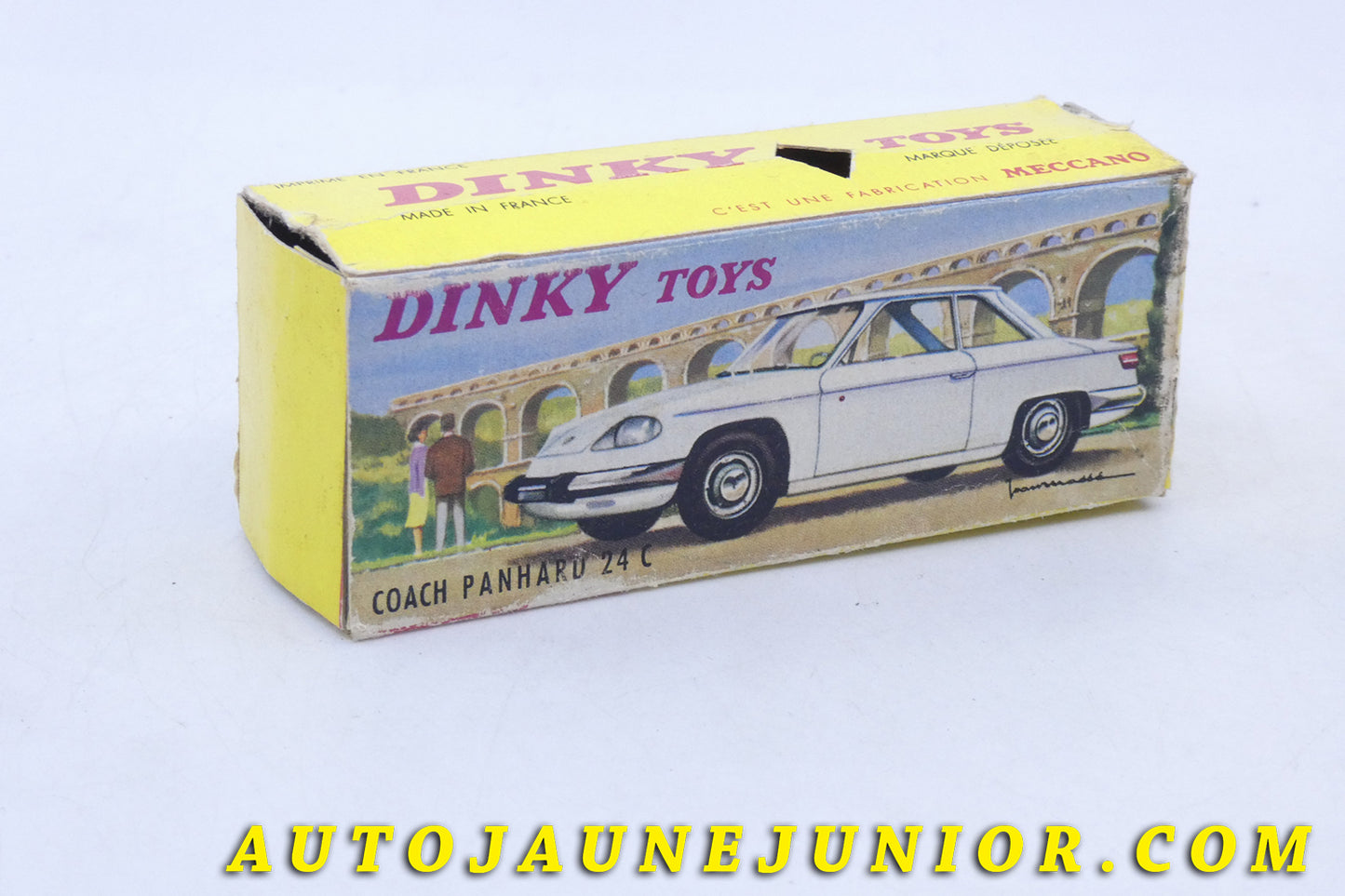 Le Dinky Toys Panhard 25 C est en vente sur Auto Jaune Junior ! Découvrez nos collections de diecast Dinky-Toys, Corgi, Corgi-Toys, Solido, Norev… AutoJaune Junior ; Retrouvez AutoJauneJunior au magasin AutoJaune Paris, ouvert en 1984 par Vincent Espinasse. 
