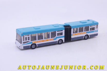 Le Siku Man Double Bus Parisien Ligne 26 est en vente sur Auto Jaune Junior ! Découvrez nos collections de diecast Dinky-Toys, Corgi, Corgi-Toys, Solido, Norev… AutoJaune Junior ; Retrouvez AutoJauneJunior au magasin AutoJaune Paris, ouvert en 1984 par Vincent Espinasse. 