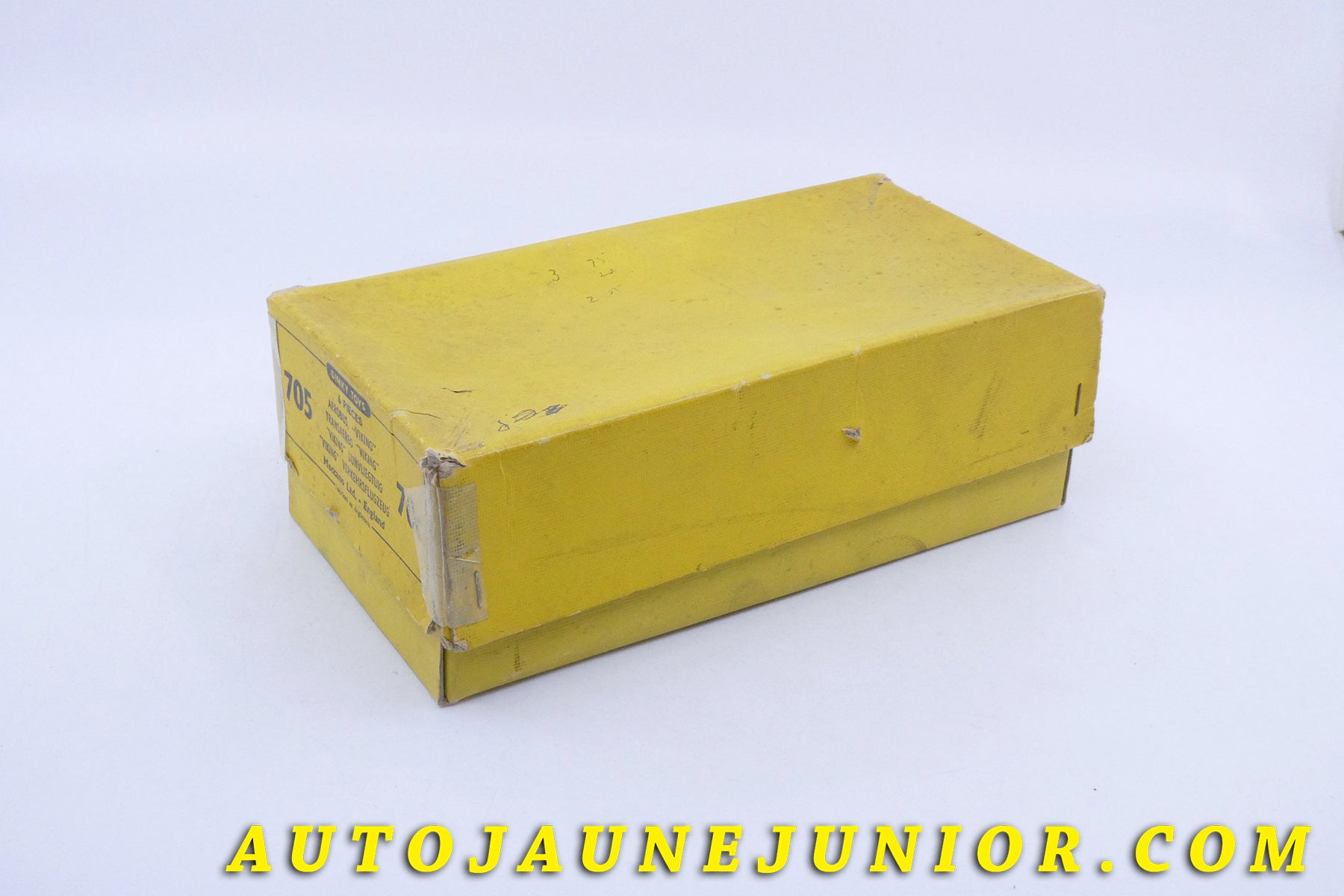 Le Autre Fabriquant Alfa Roméo  Remplir nom du modèle est en vente sur Auto Jaune Junior ! Découvrez nos collections de diecast Dinky-Toys, Corgi, Corgi-Toys, Solido, Norev… AutoJaune Junior ; Retrouvez AutoJauneJunior au magasin AutoJaune Paris, ouvert en 1984 par Vincent Espinasse. 