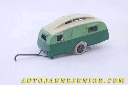 Le Dinky Toys Caravane Type Roulotte est en vente sur Auto Jaune Junior ! Découvrez nos collections de diecast Dinky-Toys, Corgi, Corgi-Toys, Solido, Norev… Retrouvez AutoJauneJunior au magasin AutoJaune Paris, ouvert en 1984 par Vincent Espinasse. 