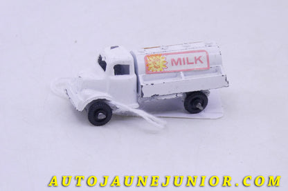 Le Barclay Camion Camion Citrene Milk est en vente sur Auto Jaune Junior ! Découvrez nos collections de diecast Dinky-Toys, Corgi, Corgi-Toys, Solido, Norev… Retrouvez AutoJauneJunior au magasin AutoJaune Paris, ouvert en 1984 par Vincent Espinasse. 