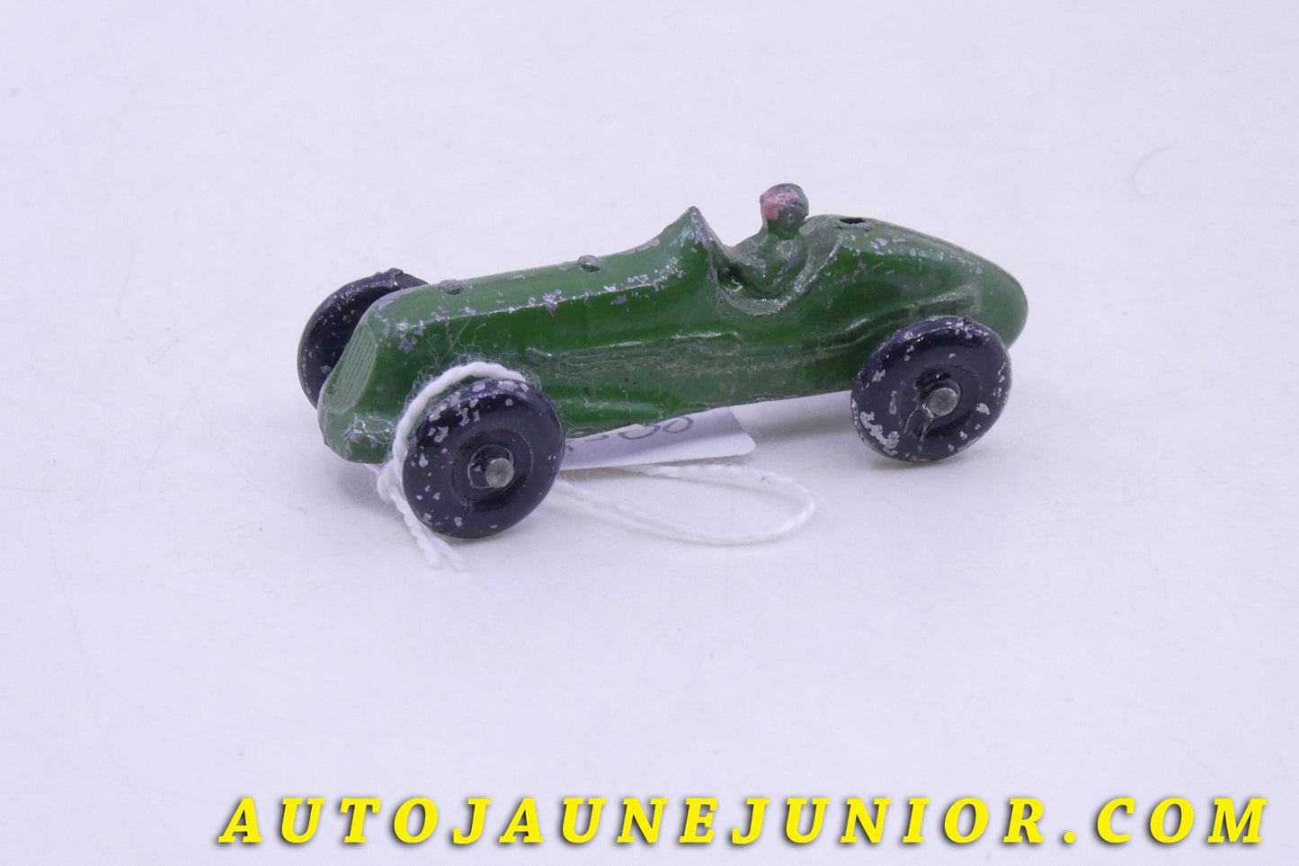 Le GB MG Ulster (Copie de la Dinky GB 35B) est en vente sur Auto Jaune Junior ! Découvrez nos collections de diecast Dinky-Toys, Corgi, Corgi-Toys, Solido, Norev… AutoJaune Junior ; Retrouvez AutoJauneJunior au magasin AutoJaune Paris, ouvert en 1984 par Vincent Espinasse. 