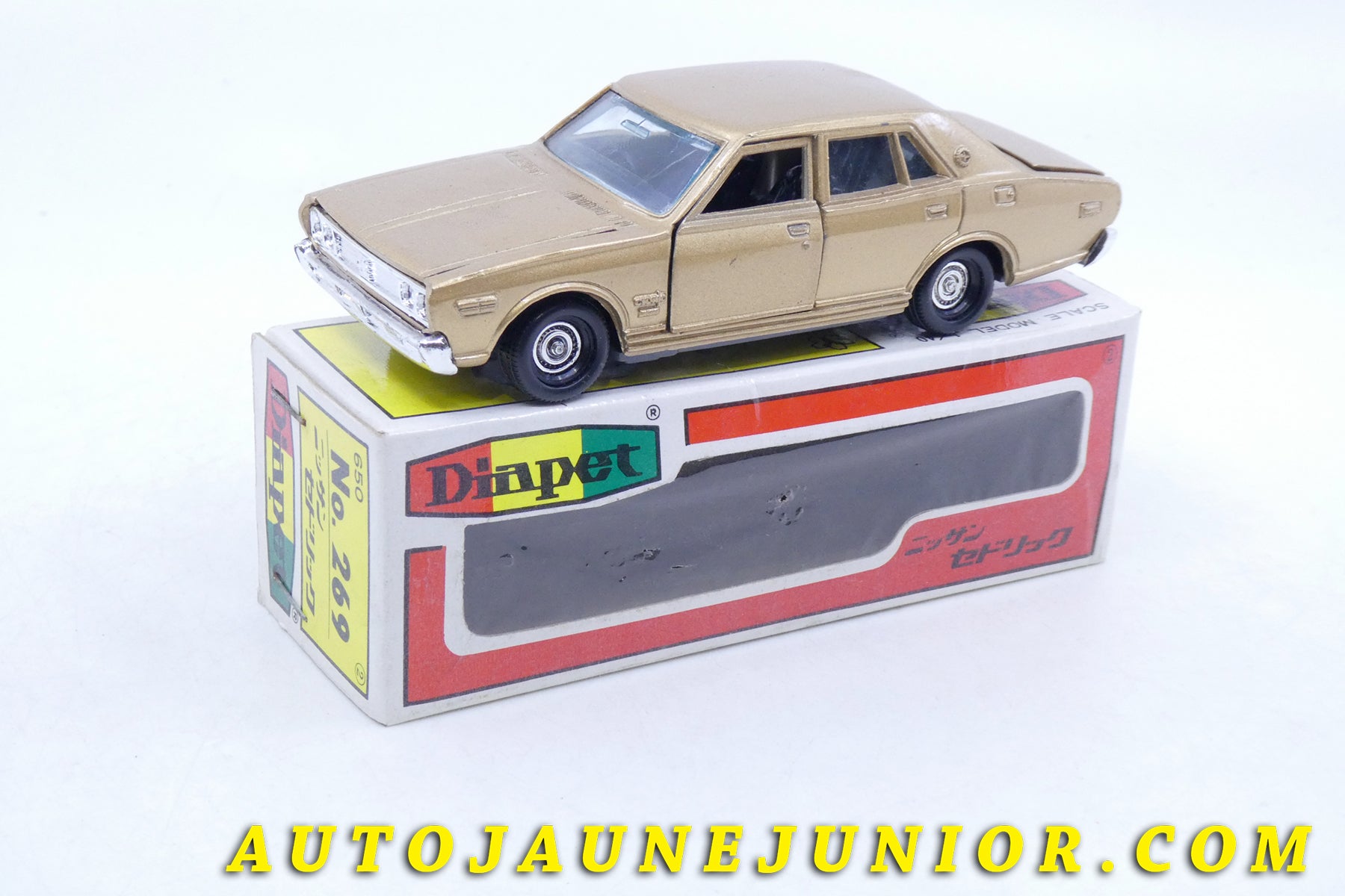 Le Diapet Nissan Cecric Berline est en vente sur Auto Jaune Junior ! Découvrez nos collections de diecast Dinky-Toys, Corgi, Corgi-Toys, Solido, Norev… AutoJaune Junior ; Retrouvez AutoJauneJunior au magasin AutoJaune Paris, ouvert en 1984 par Vincent Espinasse. 
