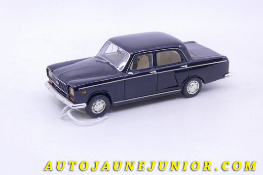 Le Century Dragon Shanghai Berline CDSH-1000C est en vente sur Auto Jaune Junior ! Découvrez nos collections de diecast Dinky-Toys, Corgi, Corgi-Toys, Solido, Norev… AutoJaune Junior ; Retrouvez AutoJauneJunior au magasin AutoJaune Paris, ouvert en 1984 par Vincent Espinasse. 