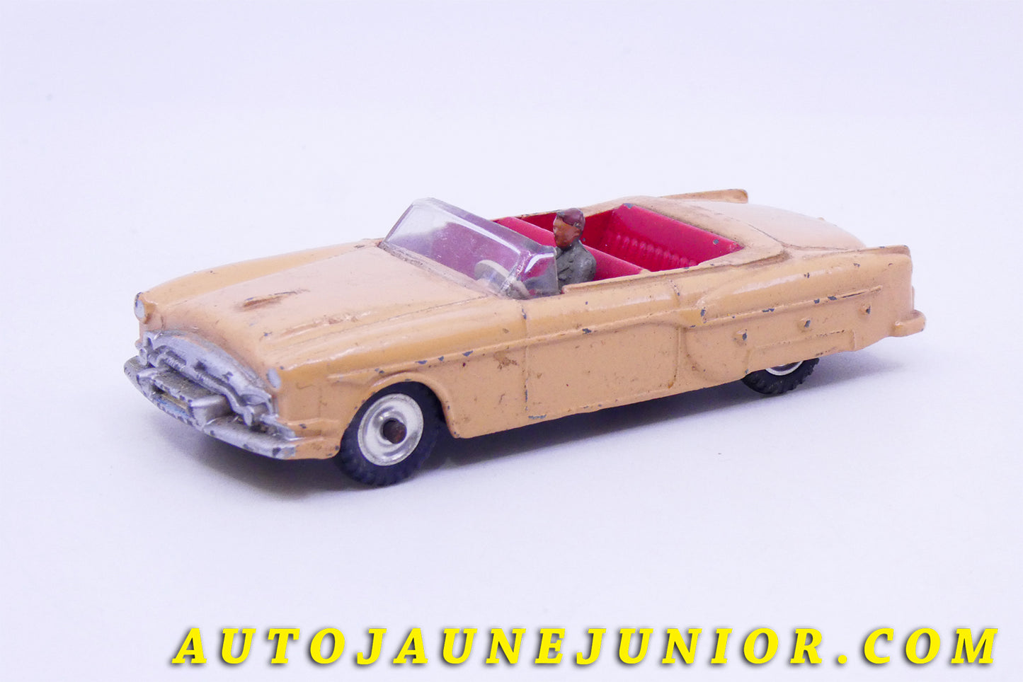 Le #3412 - Dinky Toys - Packard - Clipper Cabriolet (version tardive jantes acier ! ) est en vente sur Auto Jaune Junior ! Découvrez nos collections de diecast Dinky-Toys, Corgi, Corgi-Toys, Solido, Norev… Découvrez notre magasin physique , AutoJaune Paris, ouvert en 1984 par Vincent Espinasse. 41 rue Cavendish, 75019 Paris. Tel : 01 42 40 61 23. Ouvert les mardi et vendredi de 13h à 19h. 