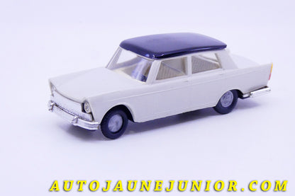 Le #3420 - Politoys - Fiat - 1800 Berline est en vente sur Auto Jaune Junior ! Découvrez nos collections de diecast Dinky-Toys, Corgi, Corgi-Toys, Solido, Norev… Découvrez notre magasin physique , AutoJaune Paris, ouvert en 1984 par Vincent Espinasse. 41 rue Cavendish, 75019 Paris. Tel : 01 42 40 61 23. Ouvert les mardi et vendredi de 13h à 19h. 