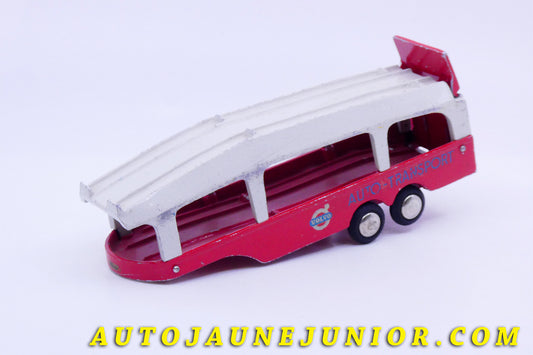 Le #3425 - Tekno - Volvo - Remorque Porte Auto 'Auto Transport"  est en vente sur Auto Jaune Junior ! Découvrez nos collections de diecast Dinky-Toys, Corgi, Corgi-Toys, Solido, Norev… Découvrez notre magasin physique , AutoJaune Paris, ouvert en 1984 par Vincent Espinasse. 41 rue Cavendish, 75019 Paris. Tel : 01 42 40 61 23. Ouvert les mardi et vendredi de 13h à 19h. 