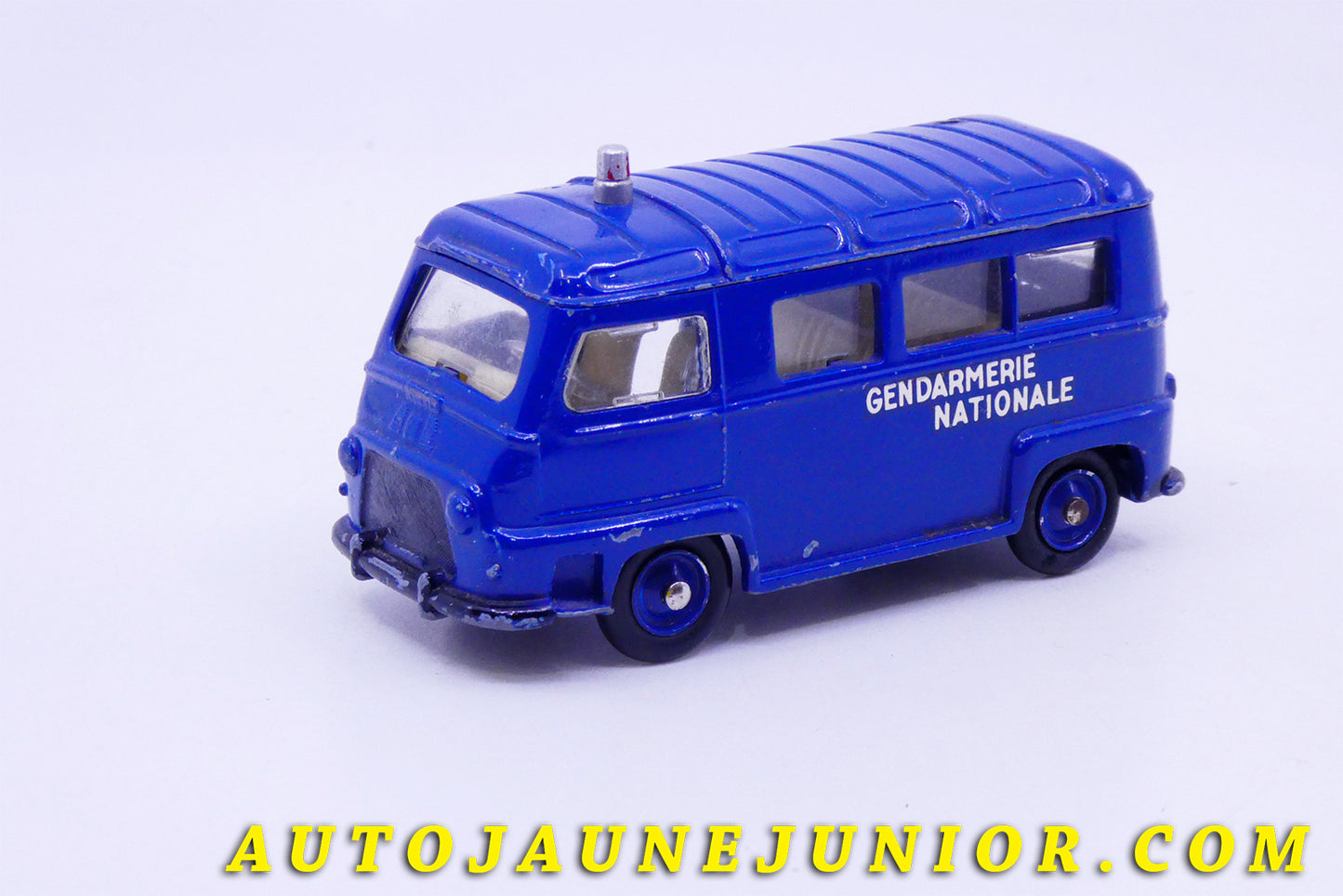 Le #3426 - C-I-J - Renault - Estafette Gendarmerie est en vente sur Auto Jaune Junior ! Découvrez nos collections de diecast Dinky-Toys, Corgi, Corgi-Toys, Solido, Norev… Découvrez notre magasin physique , AutoJaune Paris, ouvert en 1984 par Vincent Espinasse. 41 rue Cavendish, 75019 Paris. Tel : 01 42 40 61 23. Ouvert les mardi et vendredi de 13h à 19h. 