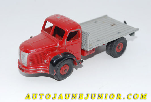 Le #3447 - Dinky Toys - Berliet - GLR Porte container est en vente sur Auto Jaune Junior ! Découvrez nos collections de diecast Dinky-Toys, Corgi, Corgi-Toys, Solido, Norev… Découvrez notre magasin physique , AutoJaune Paris, ouvert en 1984 par Vincent Espinasse. 41 rue Cavendish, 75019 Paris. Tel : 01 42 40 61 23. Ouvert les mardi et vendredi de 13h à 19h. 