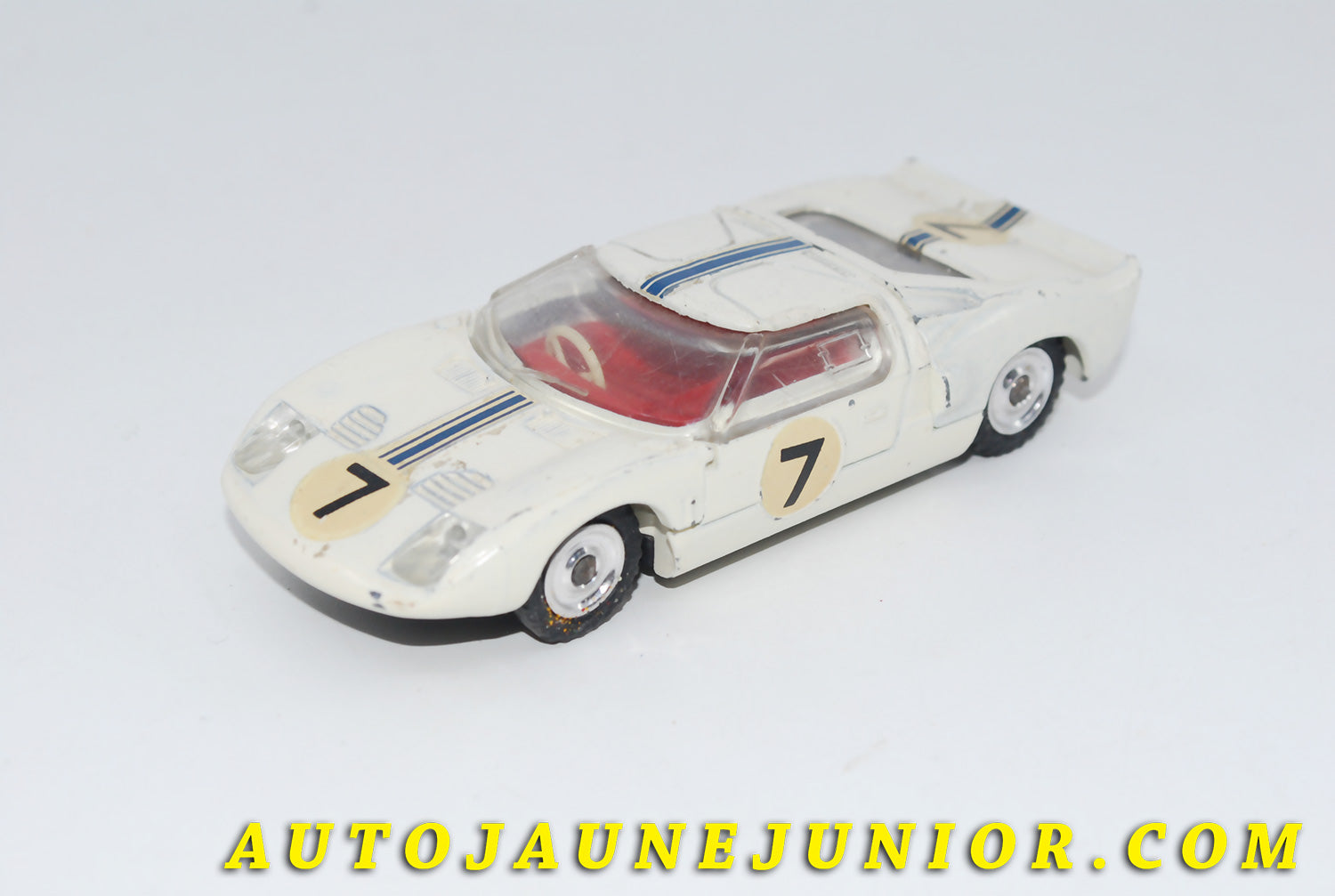 Le #3448 - Dinky Toys - Ford - GT 40  est en vente sur Auto Jaune Junior ! Découvrez nos collections de diecast Dinky-Toys, Corgi, Corgi-Toys, Solido, Norev… Découvrez notre magasin physique , AutoJaune Paris, ouvert en 1984 par Vincent Espinasse. 41 rue Cavendish, 75019 Paris. Tel : 01 42 40 61 23. Ouvert les mardi et vendredi de 13h à 19h. 