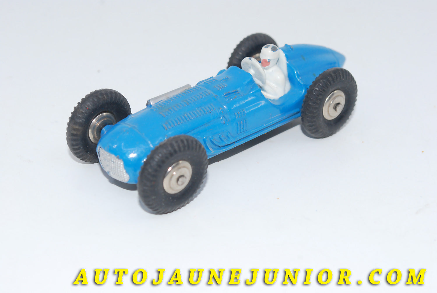 Le #3450 - Dinky Toys - Talbot - Lagot  (jantes chromées) est en vente sur Auto Jaune Junior ! Découvrez nos collections de diecast Dinky-Toys, Corgi, Corgi-Toys, Solido, Norev… Découvrez notre magasin physique , AutoJaune Paris, ouvert en 1984 par Vincent Espinasse. 41 rue Cavendish, 75019 Paris. Tel : 01 42 40 61 23. Ouvert les mardi et vendredi de 13h à 19h. 