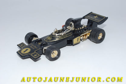 Le #3454 - Corgi Toys - Lotus - 72 JPS Ronnie Peterson 1973 est en vente sur Auto Jaune Junior ! Découvrez nos collections de diecast Dinky-Toys, Corgi, Corgi-Toys, Solido, Norev… Découvrez notre magasin physique , AutoJaune Paris, ouvert en 1984 par Vincent Espinasse. 41 rue Cavendish, 75019 Paris. Tel : 01 42 40 61 23. Ouvert les mardi et vendredi de 13h à 19h. 