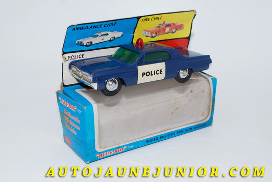 Le #3459 - Blue Box - Oldsmobile - 88 voiture de policeà friction est en vente sur Auto Jaune Junior ! Découvrez nos collections de diecast Dinky-Toys, Corgi, Corgi-Toys, Solido, Norev… Découvrez notre magasin physique , AutoJaune Paris, ouvert en 1984 par Vincent Espinasse. 41 rue Cavendish, 75019 Paris. Tel : 01 42 40 61 23. Ouvert les mardi et vendredi de 13h à 19h. 