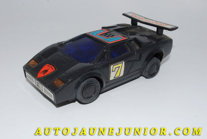 Le #3468 - Singapour - Lamborghini - Countach LP400 est en vente sur Auto Jaune Junior ! Découvrez nos collections de diecast Dinky-Toys, Corgi, Corgi-Toys, Solido, Norev… Découvrez notre magasin physique , AutoJaune Paris, ouvert en 1984 par Vincent Espinasse. 41 rue Cavendish, 75019 Paris. Tel : 01 42 40 61 23. Ouvert les mardi et vendredi de 13h à 19h. 