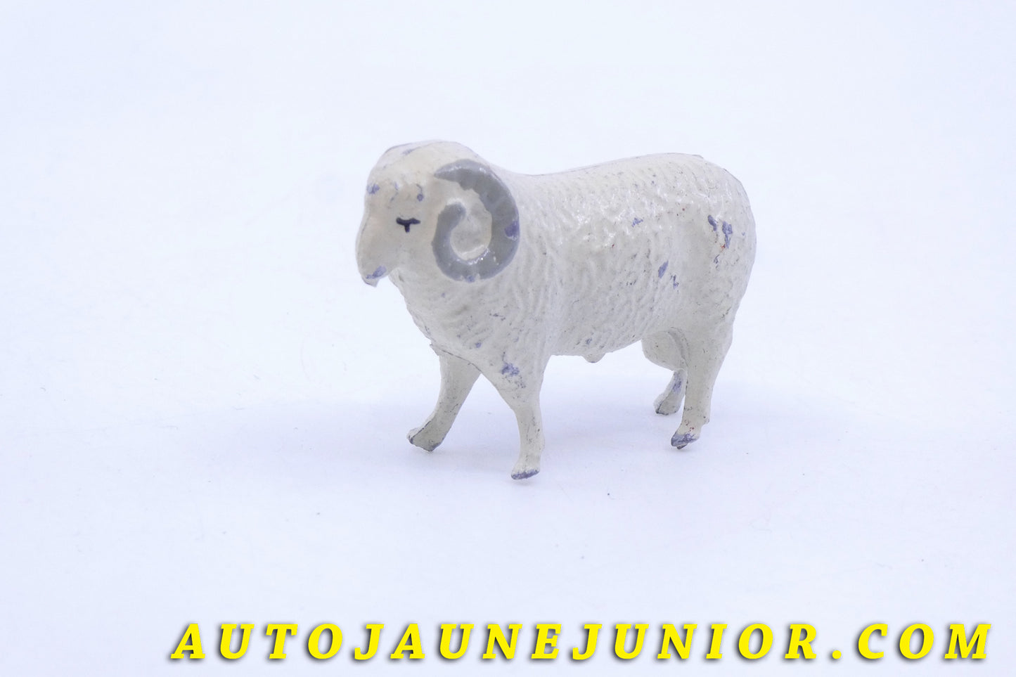 Le #3603 - France (PH) - Animal - Bélier est en vente sur Auto Jaune Junior ! Découvrez nos collections de diecast Dinky-Toys, Corgi, Corgi-Toys, Solido, Norev… Découvrez notre magasin physique , AutoJaune Paris, ouvert en 1984 par Vincent Espinasse. 41 rue Cavendish, 75019 Paris. Tel : 01 42 40 61 23. Ouvert les mardi et vendredi de 13h à 19h. 