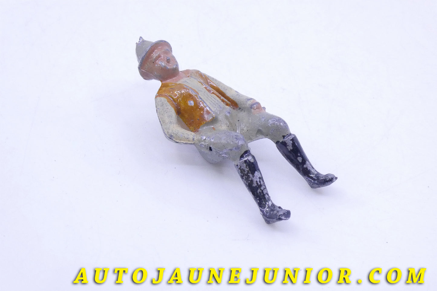 Le #3611 - France (PH) - Personnage - Conducteur de charrette est en vente sur Auto Jaune Junior ! Découvrez nos collections de diecast Dinky-Toys, Corgi, Corgi-Toys, Solido, Norev… Découvrez notre magasin physique , AutoJaune Paris, ouvert en 1984 par Vincent Espinasse. 41 rue Cavendish, 75019 Paris. Tel : 01 42 40 61 23. Ouvert les mardi et vendredi de 13h à 19h. 