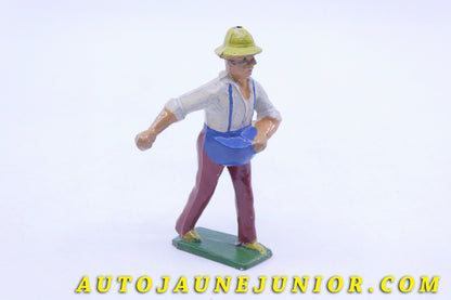 Le #3612 - France (PH) - Personnage - Paysan est en vente sur Auto Jaune Junior ! Découvrez nos collections de diecast Dinky-Toys, Corgi, Corgi-Toys, Solido, Norev… Découvrez notre magasin physique , AutoJaune Paris, ouvert en 1984 par Vincent Espinasse. 41 rue Cavendish, 75019 Paris. Tel : 01 42 40 61 23. Ouvert les mardi et vendredi de 13h à 19h. 