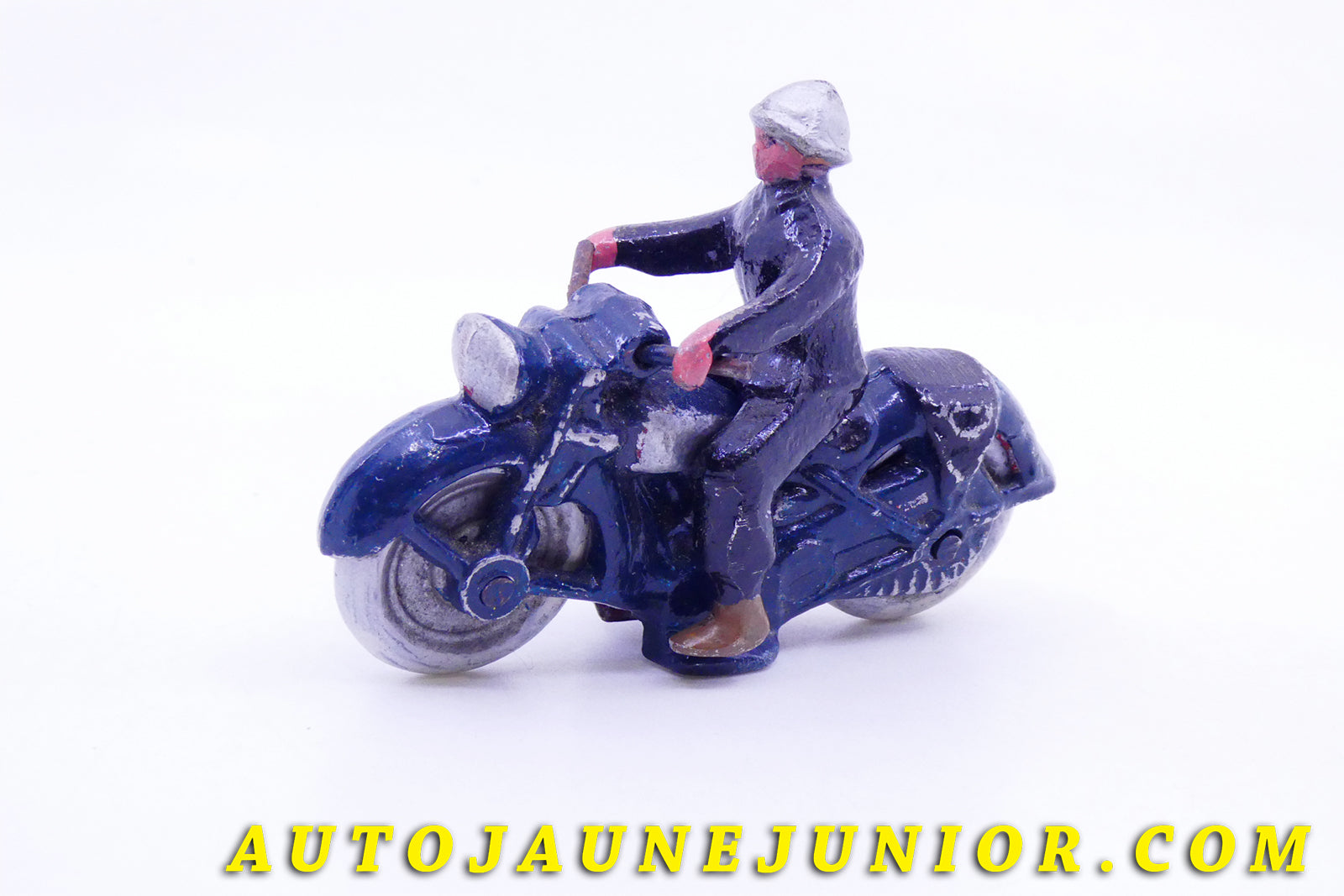 Le #3615 - Cofalu - Personnage - Policier en moto (Repeint) est en vente sur Auto Jaune Junior ! Découvrez nos collections de diecast Dinky-Toys, Corgi, Corgi-Toys, Solido, Norev… Découvrez notre magasin physique , AutoJaune Paris, ouvert en 1984 par Vincent Espinasse. 41 rue Cavendish, 75019 Paris. Tel : 01 42 40 61 23. Ouvert les mardi et vendredi de 13h à 19h. 
