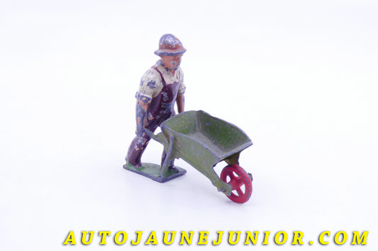 Le #3617 - France (PH) - Personnage - Paysan avec brouette est en vente sur Auto Jaune Junior ! Découvrez nos collections de diecast Dinky-Toys, Corgi, Corgi-Toys, Solido, Norev… Découvrez notre magasin physique , AutoJaune Paris, ouvert en 1984 par Vincent Espinasse. 41 rue Cavendish, 75019 Paris. Tel : 01 42 40 61 23. Ouvert les mardi et vendredi de 13h à 19h. 