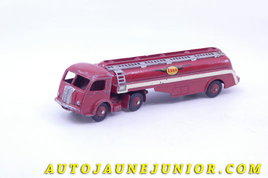 Le Dinky Toys Panhard Movic semi remorque citerne Esso est en vente sur Auto Jaune Junior ! Découvrez nos collections de diecast Dinky-Toys, Corgi, Corgi-Toys, Solido, Norev… AutoJaune Junior ; Retrouvez AutoJauneJunior au magasin AutoJaune Paris, ouvert en 1984 par Vincent Espinasse. 