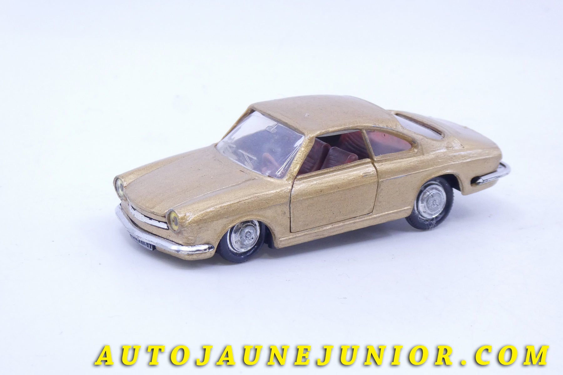 Le #3720 - Norev - Simca - 1000 Coupé Bertone est en vente sur Auto Jaune Junior ! Découvrez nos collections de diecast Dinky-Toys, Corgi, Corgi-Toys, Solido, Norev… Découvrez notre magasin physique , AutoJaune Paris, ouvert en 1984 par Vincent Espinasse. 41 rue Cavendish, 75019 Paris. Tel : 01 42 40 61 23. Ouvert les mardi et vendredi de 13h à 19h. 