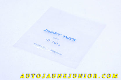 Le #3912 - Dinky Toys - Sachet Vide - 10 Fûts (Original) - Provenance "Collection R.Goirand" est en vente sur Auto Jaune Junior ! Découvrez nos collections de diecast Dinky-Toys, Corgi, Corgi-Toys, Solido, Norev… Découvrez notre magasin physique , AutoJaune Paris, ouvert en 1984 par Vincent Espinasse. 41 rue Cavendish, 75019 Paris. Tel : 01 42 40 61 23. Ouvert les mardi et vendredi de 13h à 19h. 