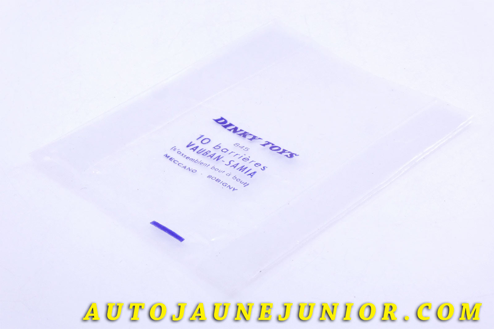 Le #3919 - Dinky Toys - Sachet de pièces détaches Vide - 10 Barrières Vauban - SAMIA (Original - Provenance "Collection R.Goirand") est en vente sur Auto Jaune Junior ! Découvrez nos collections de diecast Dinky-Toys, Corgi, Corgi-Toys, Solido, Norev… Découvrez notre magasin physique , AutoJaune Paris, ouvert en 1984 par Vincent Espinasse. 41 rue Cavendish, 75019 Paris. Tel : 01 42 40 61 23. Ouvert les mardi et vendredi de 13h à 19h. 