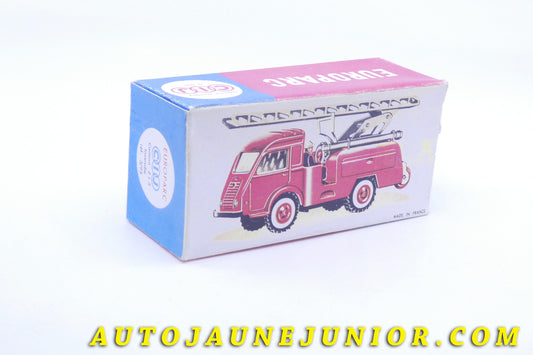 Le #3957 - C-I-J - Renault - 2,5 Tonnes Premier Secours Pompier est en vente sur Auto Jaune Junior ! Découvrez nos collections de diecast Dinky-Toys, Corgi, Corgi-Toys, Solido, Norev… Découvrez notre magasin physique , AutoJaune Paris, ouvert en 1984 par Vincent Espinasse. 41 rue Cavendish, 75019 Paris. Tel : 01 42 40 61 23. Ouvert les mardi et vendredi de 13h à 19h. 