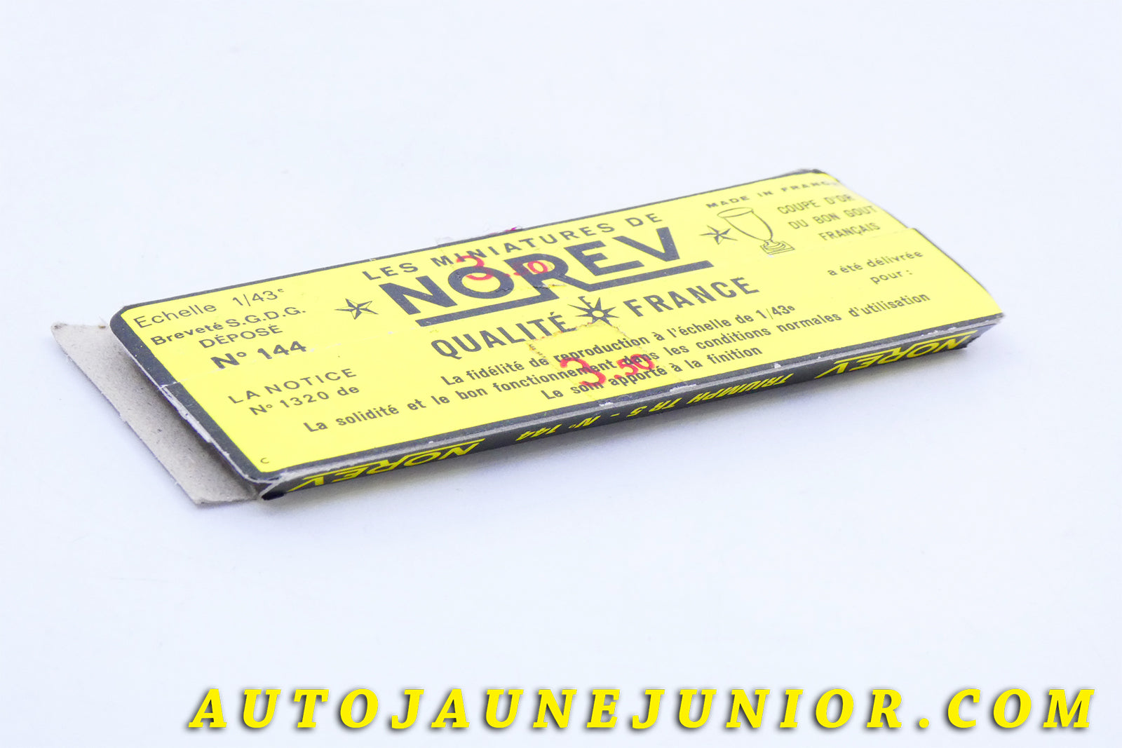 Le #3974 - Norev - Triumph - TR 5 (Socle de boite) est en vente sur Auto Jaune Junior ! Découvrez nos collections de diecast Dinky-Toys, Corgi, Corgi-Toys, Solido, Norev… Découvrez notre magasin physique , AutoJaune Paris, ouvert en 1984 par Vincent Espinasse. 41 rue Cavendish, 75019 Paris. Tel : 01 42 40 61 23. Ouvert les mardi et vendredi de 13h à 19h. 